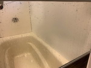 浴室　鏡　水垢