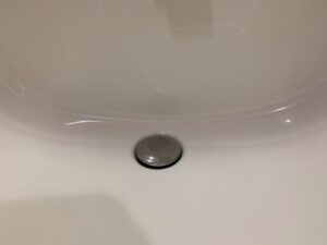 洗面台の水位線を掃除